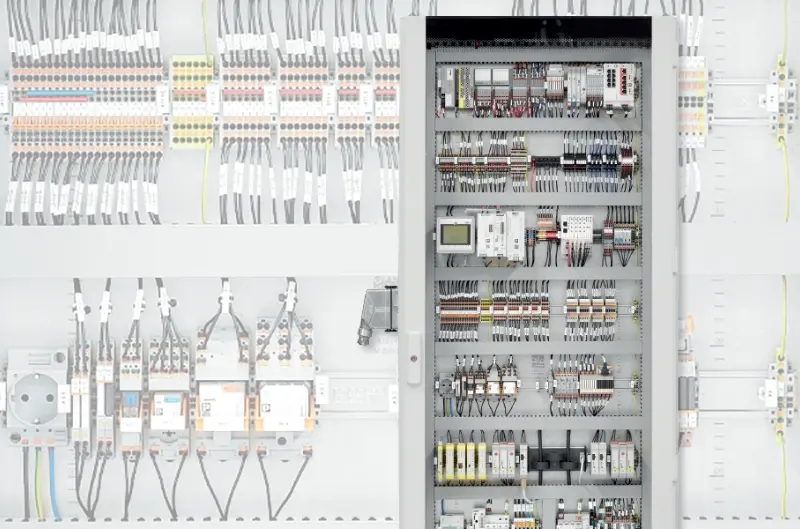 Exzellenz im Schaltschrankbau: Sicherheit, Digitalisierung und Effizienz im Fokus