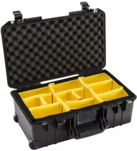 1535AIR WITH DIVIDER Peli Trolleys, bags, cases and holders