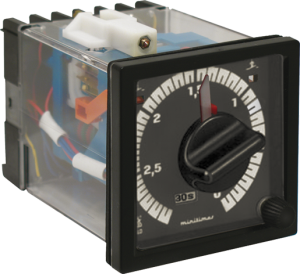 Time relay, 0.15 to 1000 s, delayed switch-on, 2 Form A (N/O) + 2 Form B (N/C), 230 VAC, 0024820