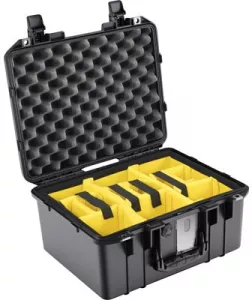 1507AIR WITH DIVIDER Peli Trolleys, bags, cases and holders