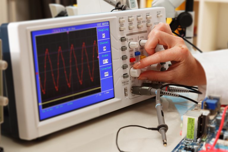 Präzision trifft Effizienz: Verbindungslösungen in der Prüf- und Messtechnik